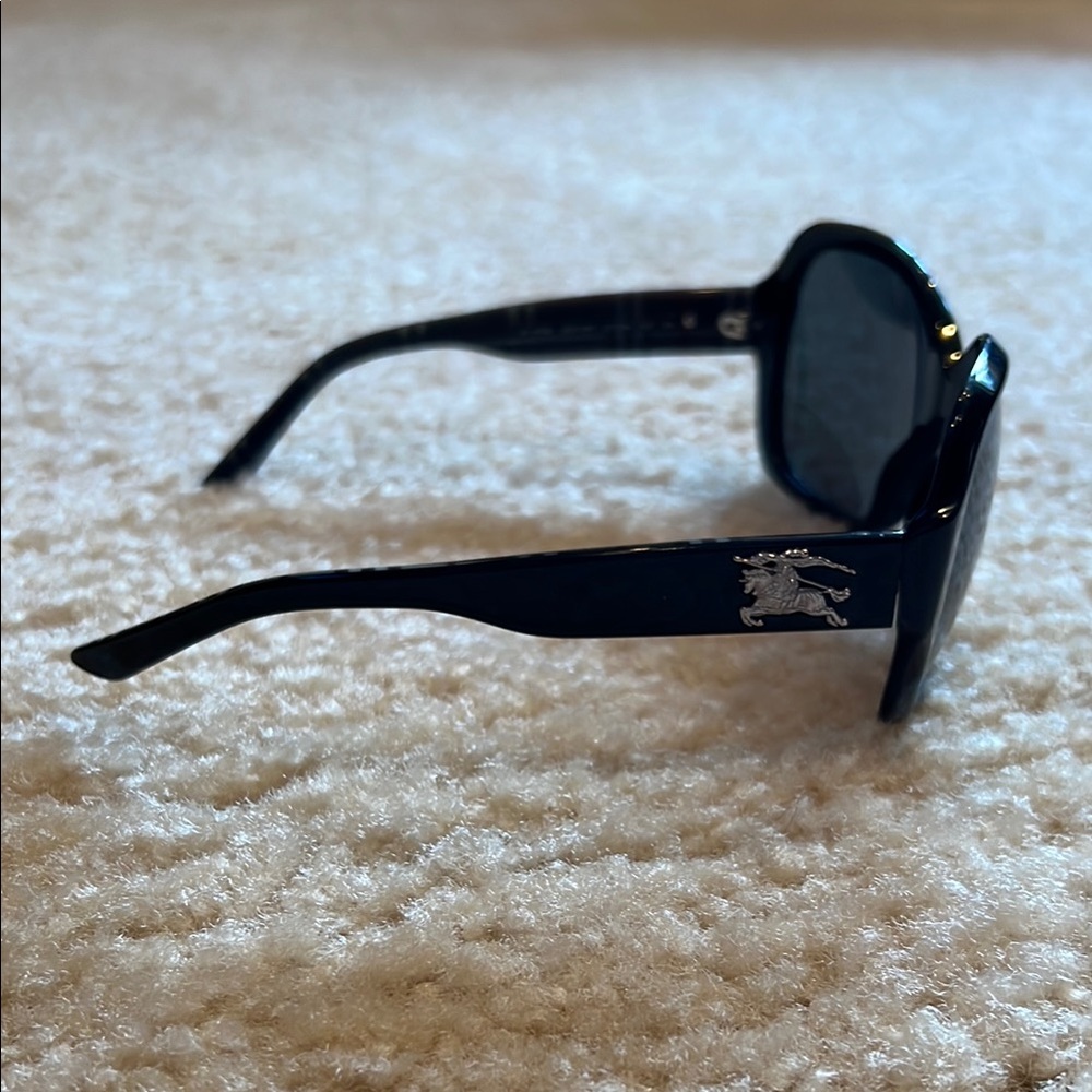 Burberry Black Women's Sunglasses - Picture 4 of 6